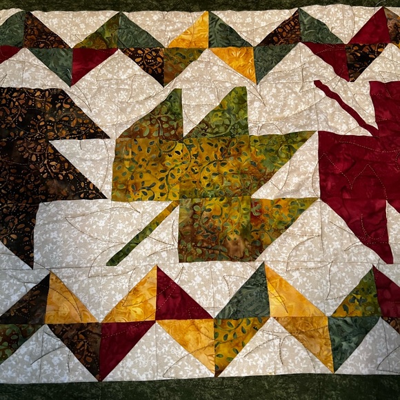 Leaves quilt runner. Handmade - Picture 7 of 9